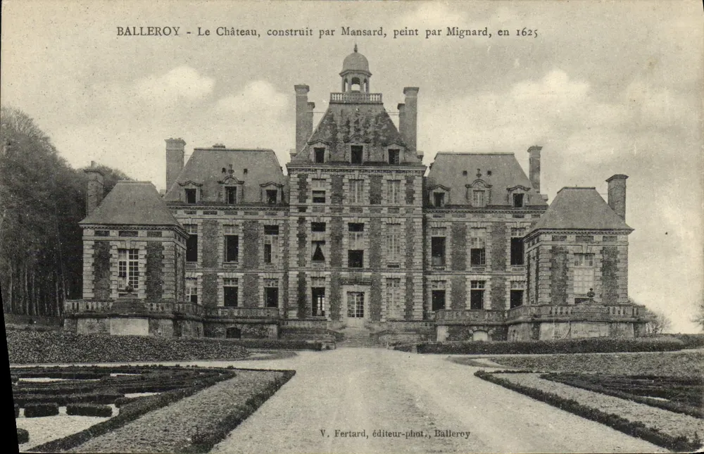 Balleroy - O Castelo, construído por Mansard, pintado por Mignard, em 1625 — V. Fertard, editor-fotógrafo, Balleroy - Frente