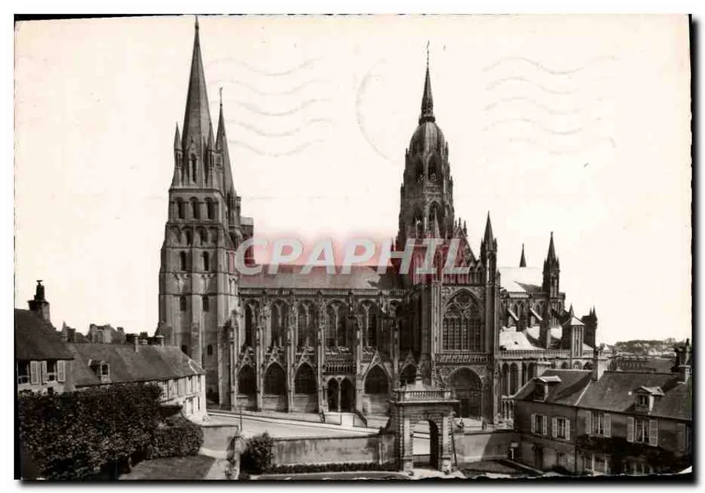 Bayeux — Catedral — Parte lateral Sul — Réal-Photo - Frente