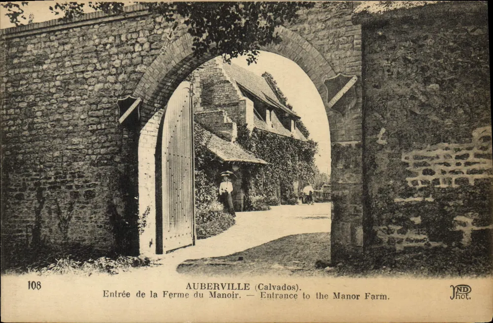 Auberville (Calvados) — Eingang zur Manoir-Farm — ND Fot. - Vorderseite