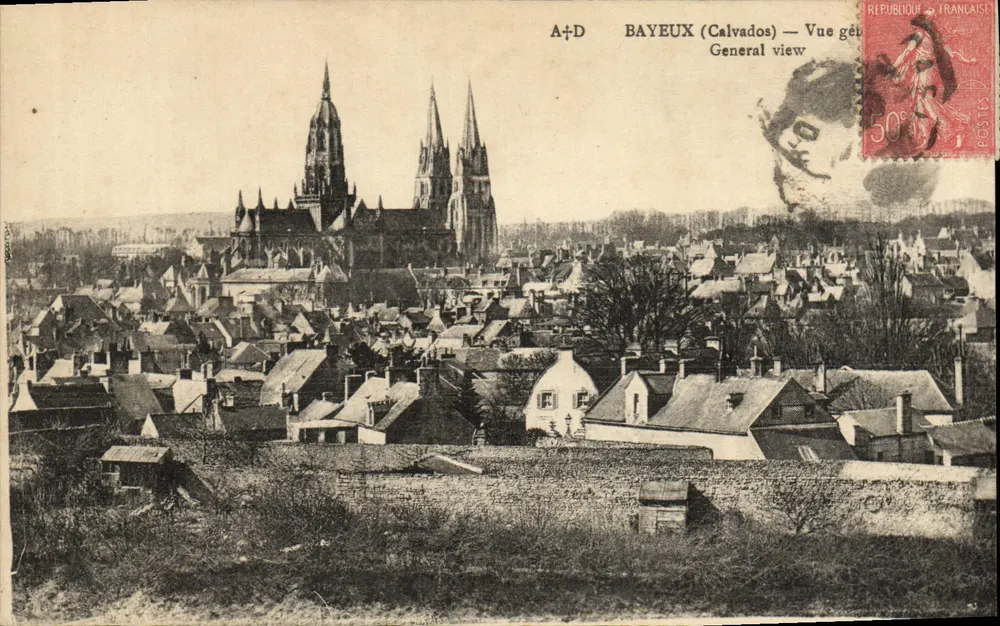 Bayeux (Calvados) — Vista geral — A+D - Frente