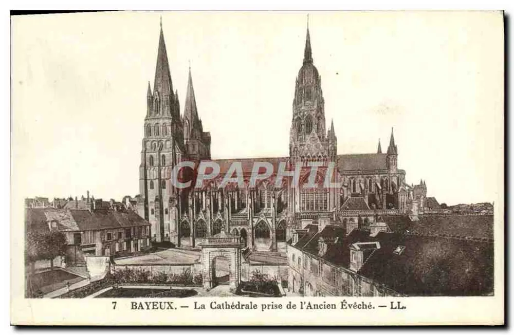 Bayeux — Die Kathedrale vom Alten Bischofspalast — LL. - Vorderseite