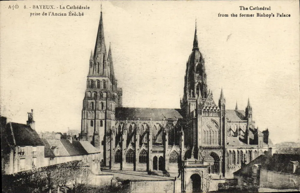 Bayeux - Die Kathedrale von der alten Bischofsresidenz — A. Dabosy, Verlag (Calvados), Nr. 8 - Vorderseite
