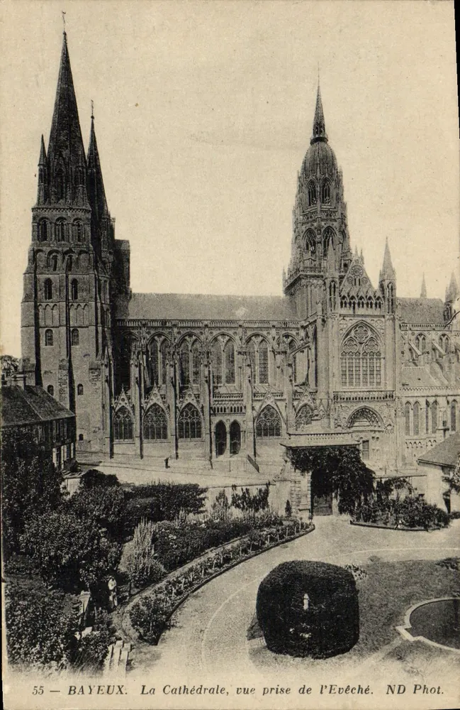 Bayeux — Die Kathedrale, Aufnahme vom Bischofspalast — ND Fotografie, Nr. 55 - Vorderseite