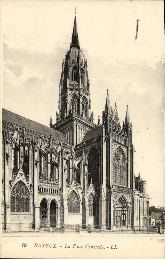 Bayeux - A Torre Central - LL - Frente