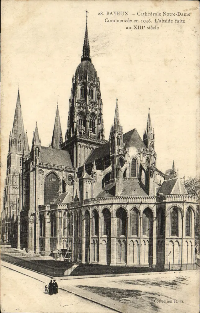 Bayeux — Catedral de Nossa Senhora — Iniciada em 1046. A abside feita no século XIII — Coleção R. D. - Frente