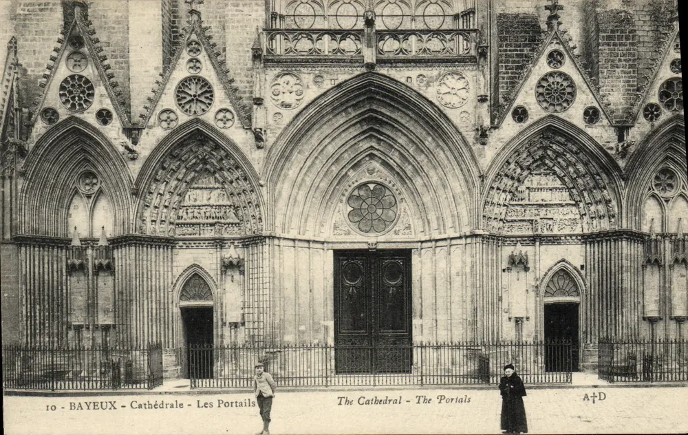 Bayeux - Catedral - Os Portais — A. Duhong, editor, n°10 - Frente