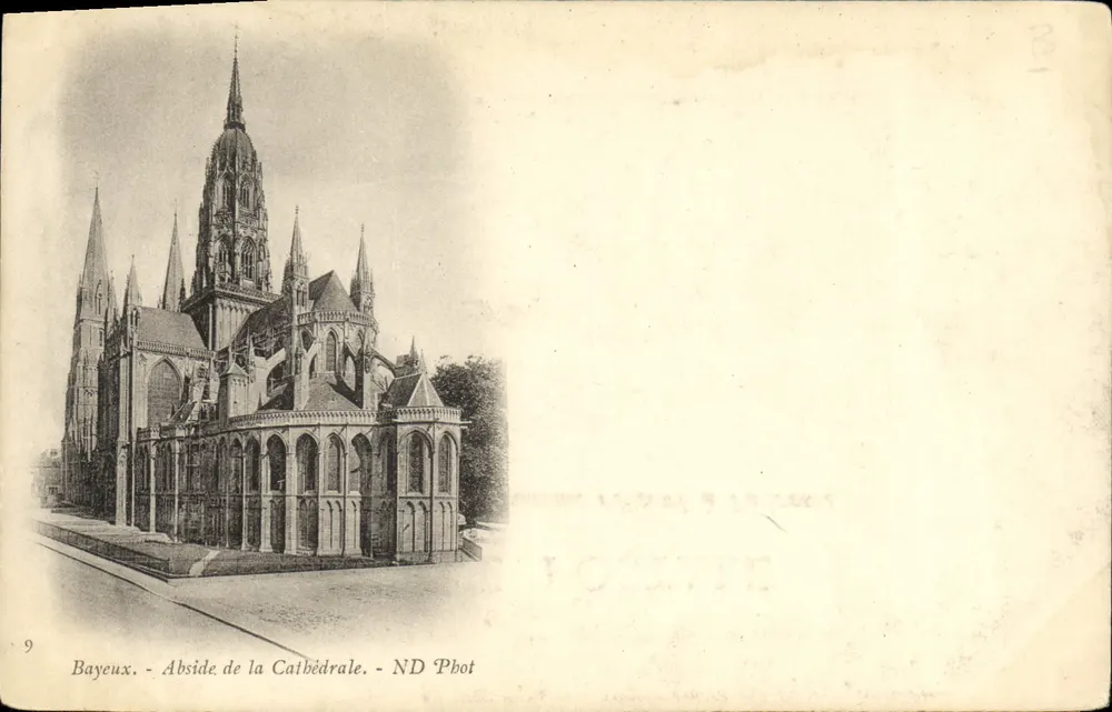 Bayeux - Abside da Catedral — ND Phot - Frente