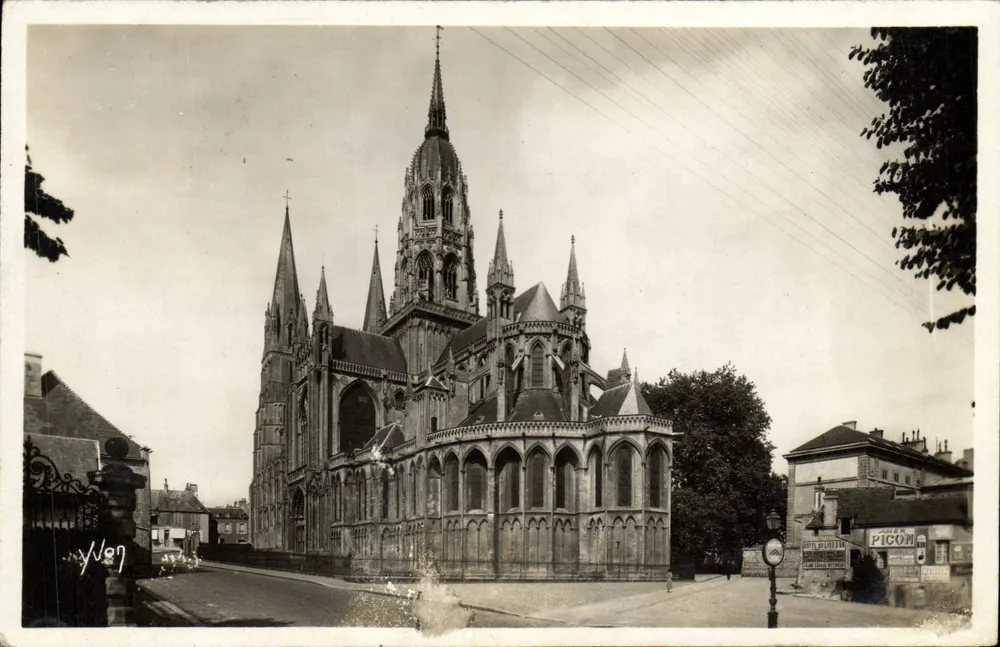 Bayeux — Cathédrale (l'abside) — Éditions d'Ant Yves, Paris - Frente