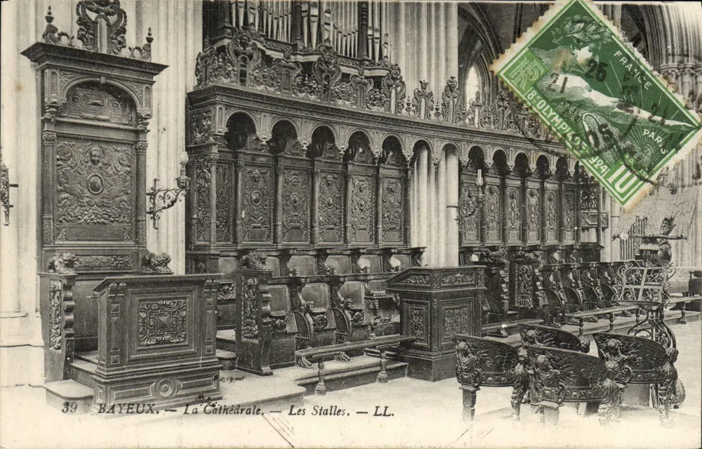 Bayeux — A Catedral — As Stalles — LL. - Frente