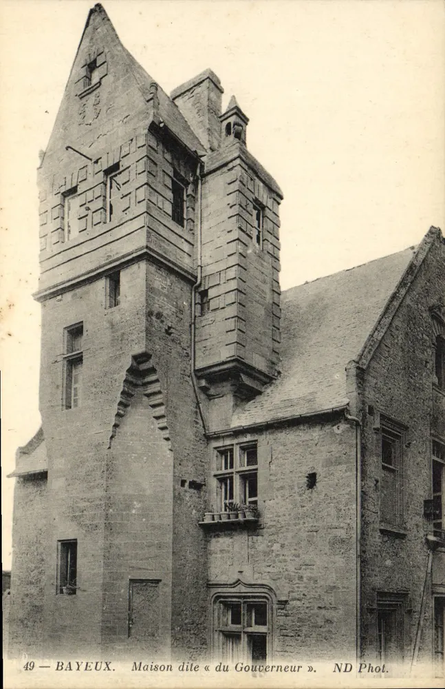Bayeux — Casa chamada « do Governador » — ND Phot. - Frente