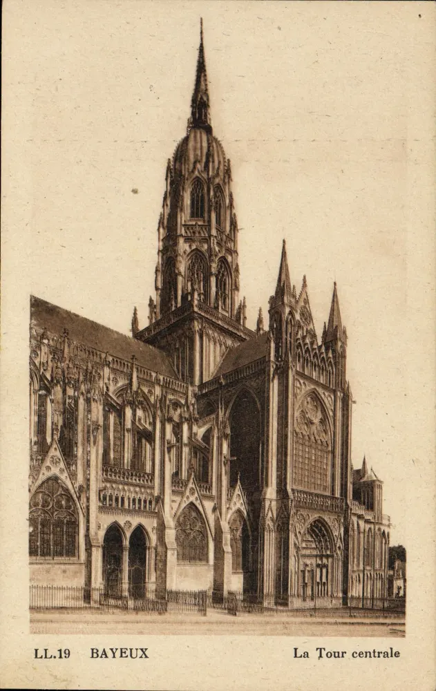 Bayeux — A Torre Central — LL.19 - Frente