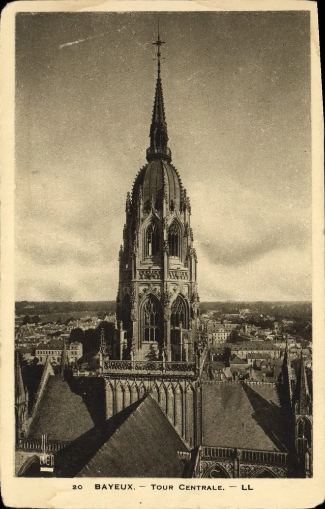 Bayeux — Torre Central — LL - Frente