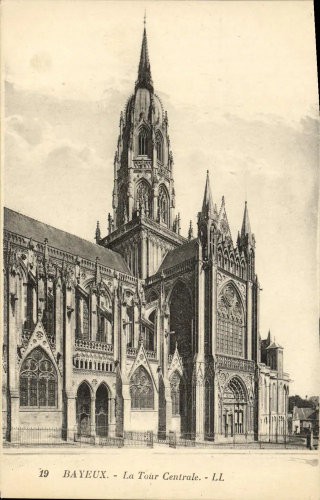 Bayeux - A Torre Central - LL - Frente