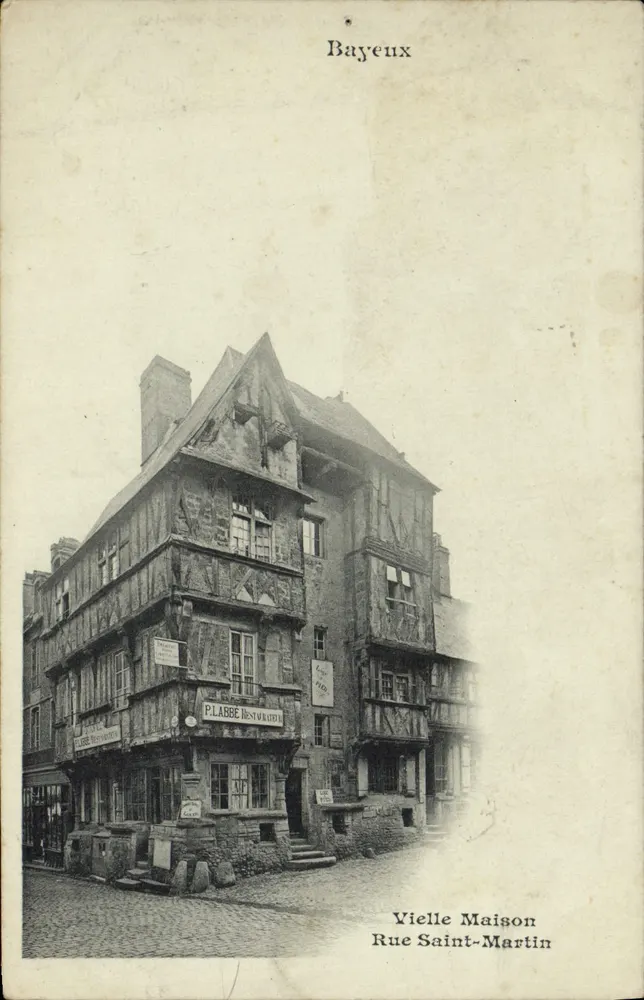 Bayeux — Altes Haus in der Rue Saint-Martin — Buchhandlung Tostain - Vorderseite