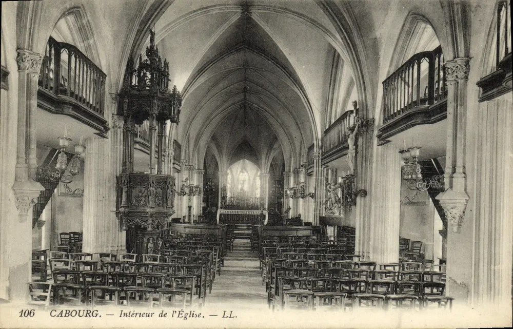 Cabourg — Interior da Igreja — LL. n° 106 - Frente