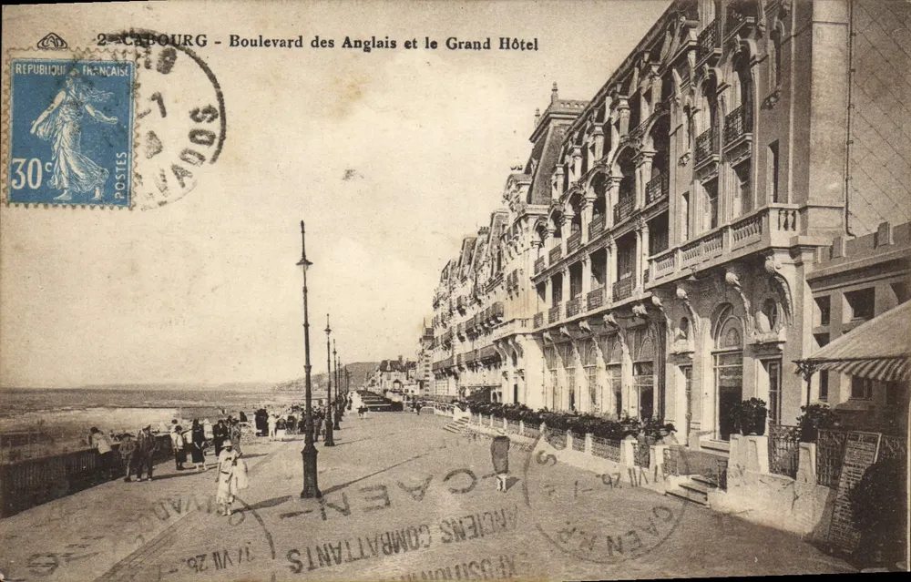 Cabourg - Boulevard des Anglais und das Grand Hotel — Verlag nicht sichtbar, Seriennummer 2 - Vorderseite