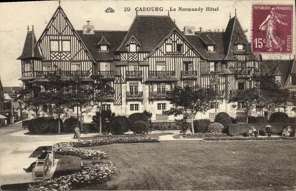 Cabourg — Hotel Normandy - Awers