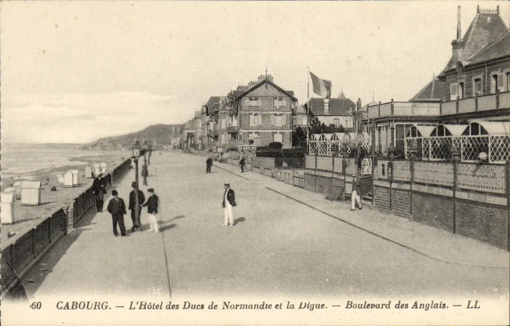 Cabourg — Das Hotel der Normandischen Herren und der Schutzdamm — Boulevard des Anglais — LL - Vorderseite