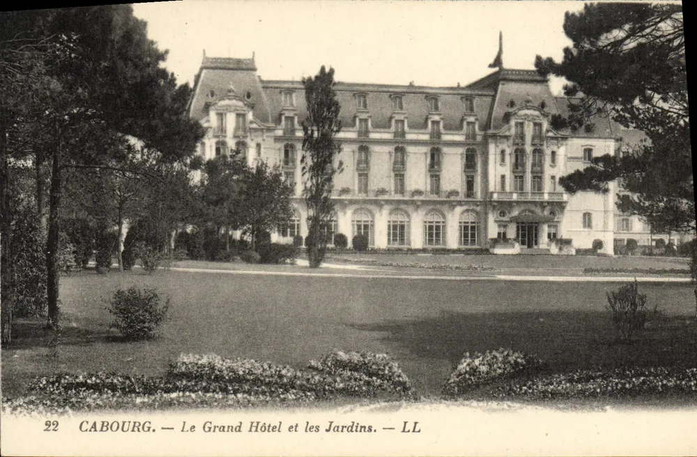 Cabourg — Das Grand Hotel und die Gärten — LL - Vorderseite