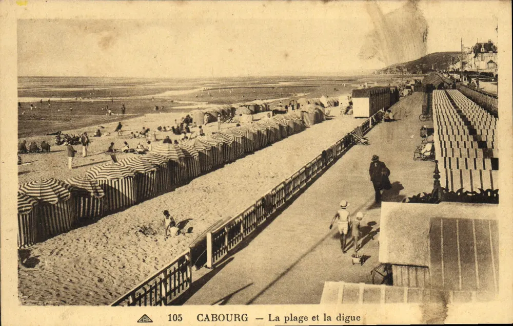 Cabourg — A praia e a dique — Bilhete postal antigo 105 - Frente