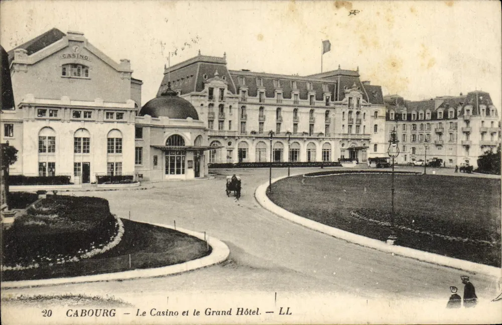 Cabourg — Ansicht des Casinos und des Grand Hotels — LL - Vorderseite