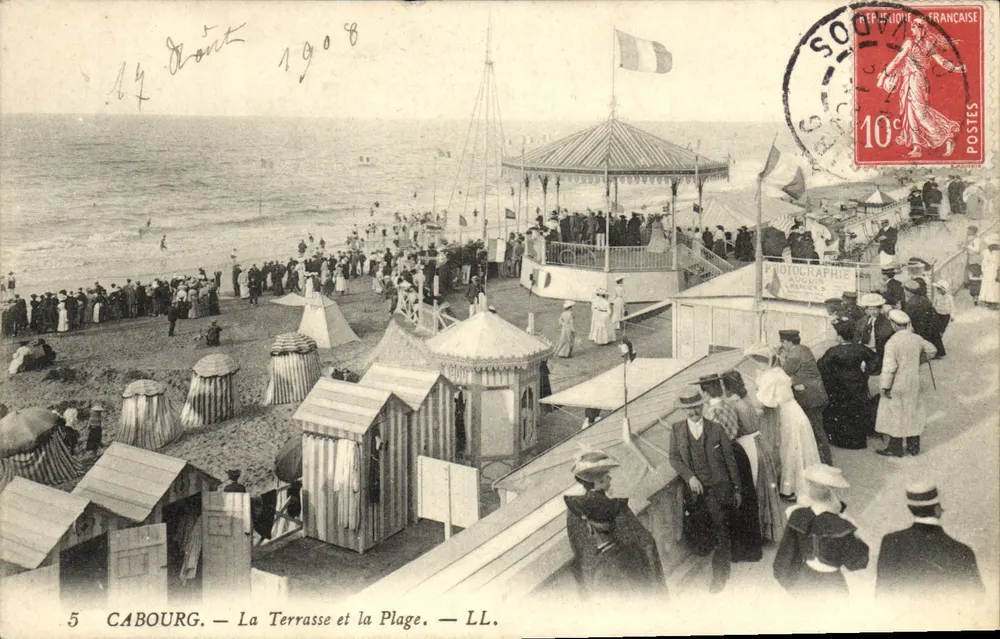 Cabourg — A Terrasse e a Praia — LL. - Frente