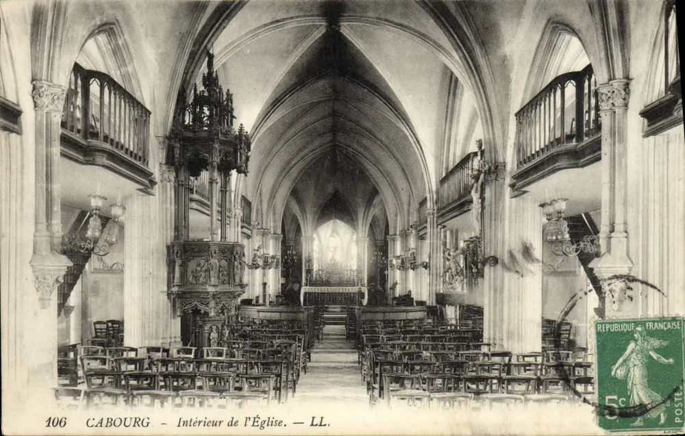 Cabourg — Interior da Igreja — LL. — n° 106 - Frente