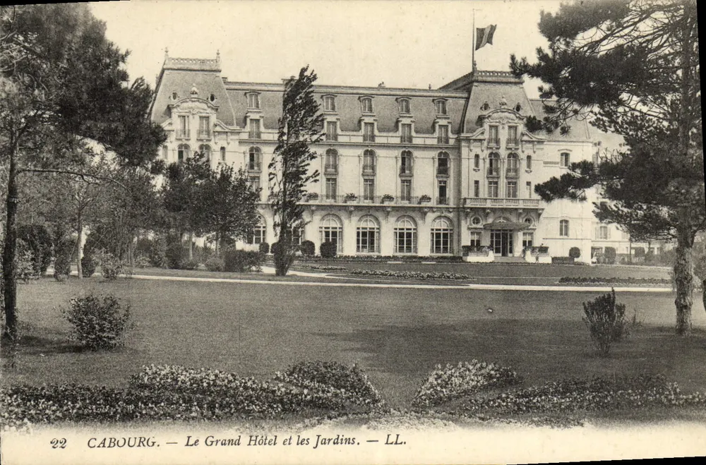 Cabourg — Das Grand Hotel und die Gärten — LL. - Vorderseite