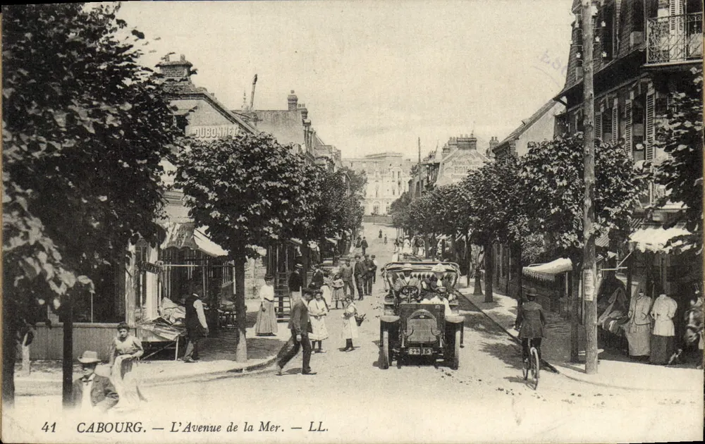 Cabourg — A Avenida da Mar — LL. n°41 - Frente
