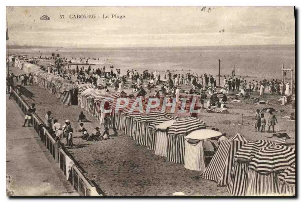 Cabourg - A Praia — vista da praia animada com guarda-sóis listrados — editor não identificado, n° 57 - Frente