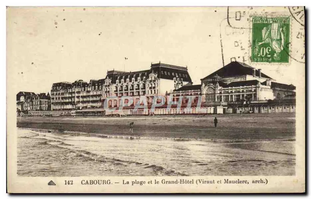 Cabourg — Ansicht der Strandpromenade und des Grand-Hôtel (Viraut et Mauciere, Architekten) - Vorderseite