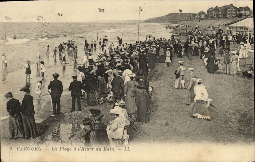 Cabourg — A Praia na Hora do Banho — LL - Frente