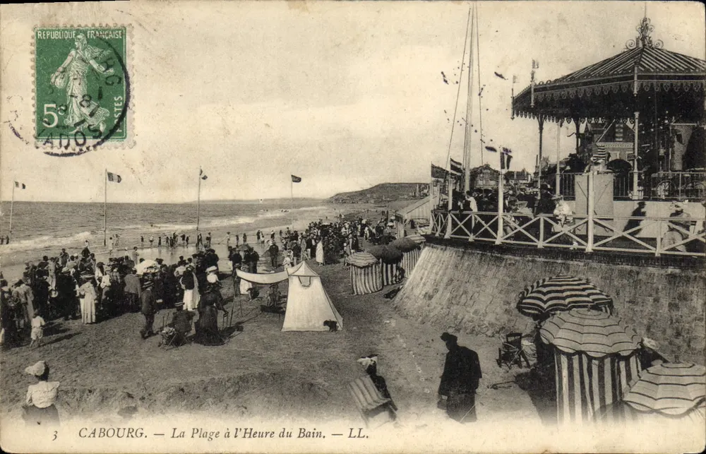 Cabourg — A Praia na Hora do Banho — LL. - Frente