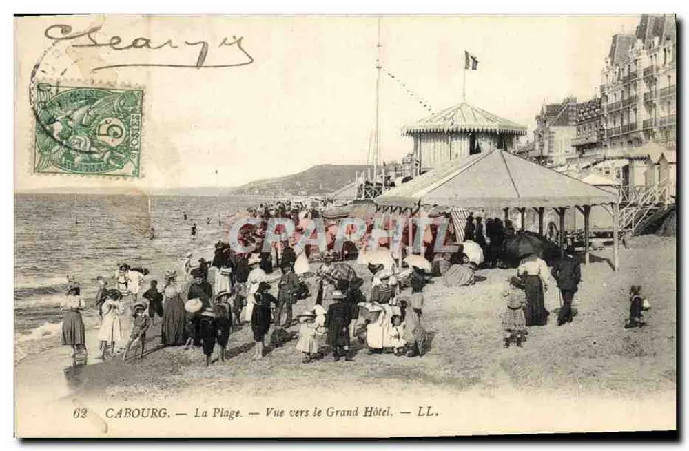 Cabourg — Die Strandpromenade — Blick zum Grand Hôtel — LL. - Vorderseite