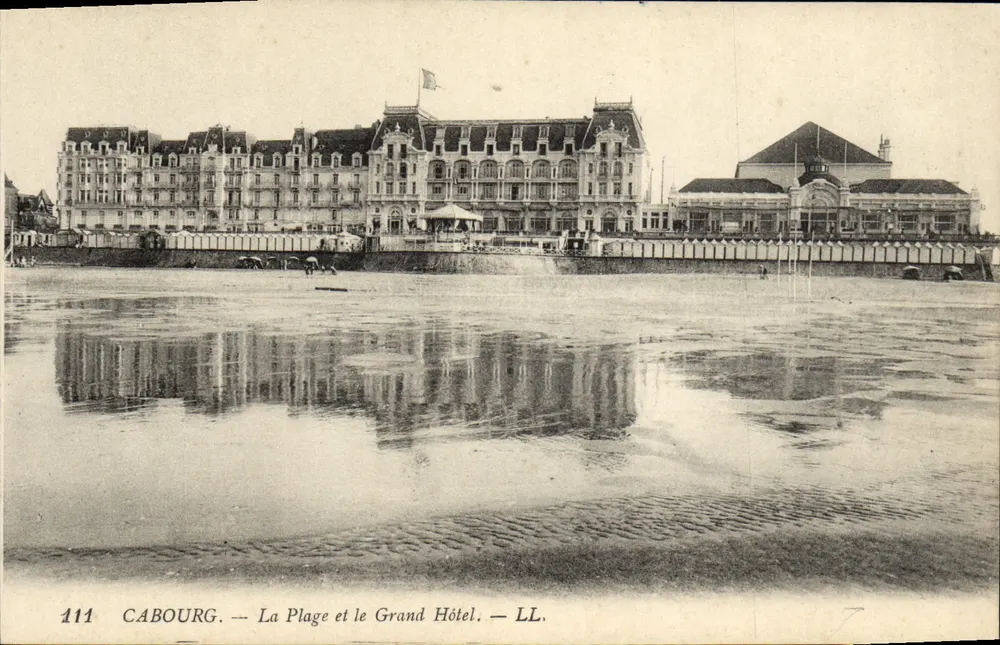 Cabourg — Die Strände und das Grand Hotel — LL, n° 411 - Vorderseite