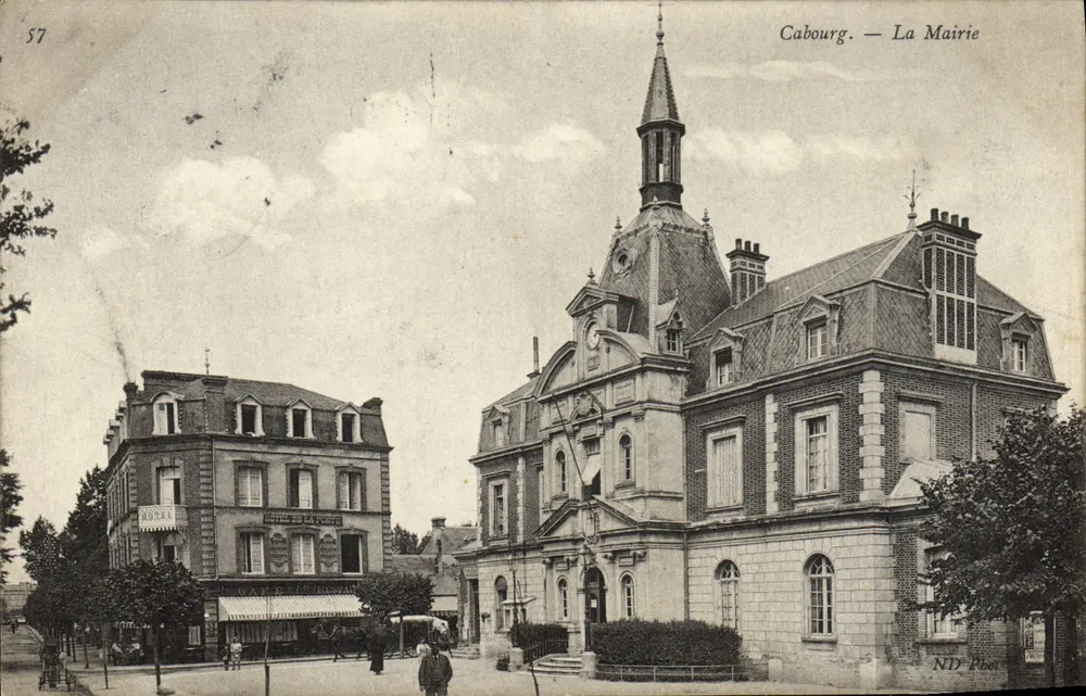 Cabourg — A Prefeitura — ND Phot - Frente