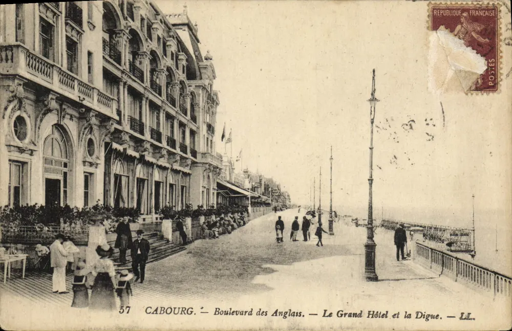 Cabourg — Boulevard des Anglais — Grand Hôtel und Digue — LL. — Verlag Lévy Fils et Cie - Vorderseite
