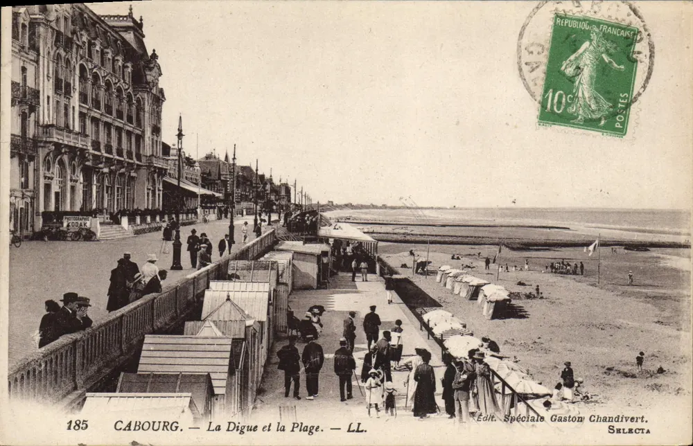 Cabourg — Przylądek i plaża — LL. — Wydawnictwo Specjalne Gaston Chandivert - Awers