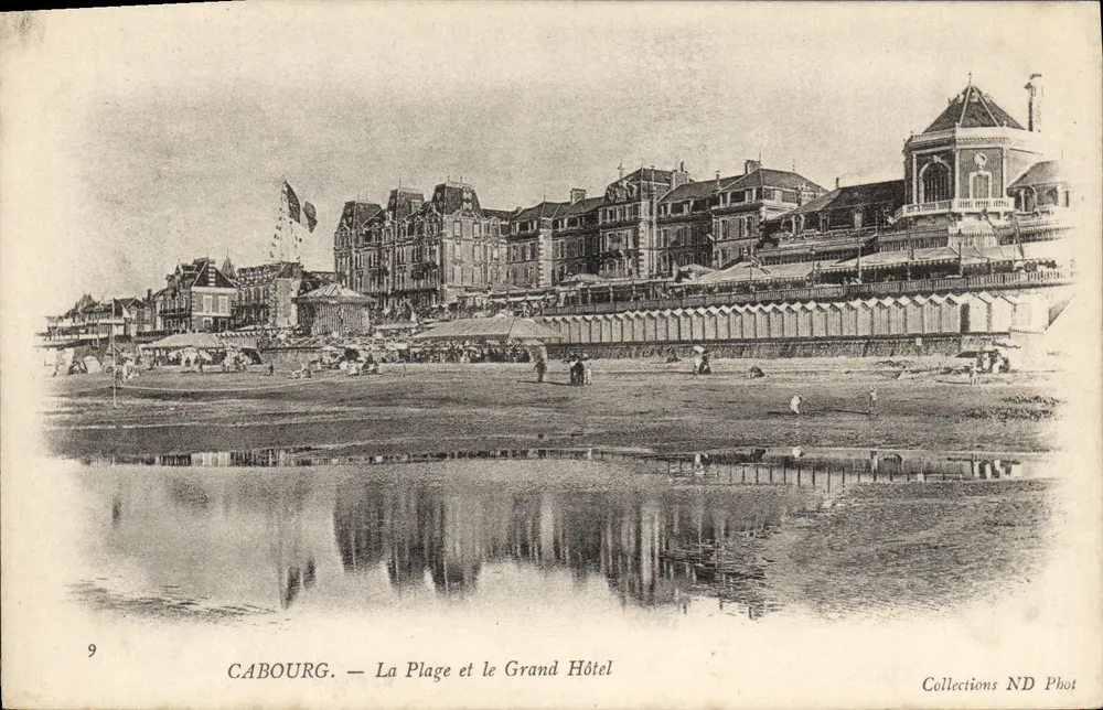 Cabourg — Die Strandpromenade und das Grand Hotel — Collections ND Phot - Vorderseite