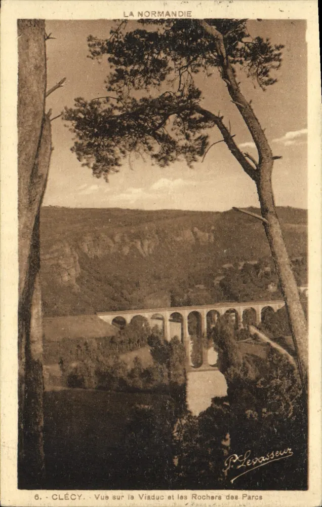 Clécy — Ansicht des Viadukts und der Felsen der Parks — P. Levassieur - Vorderseite
