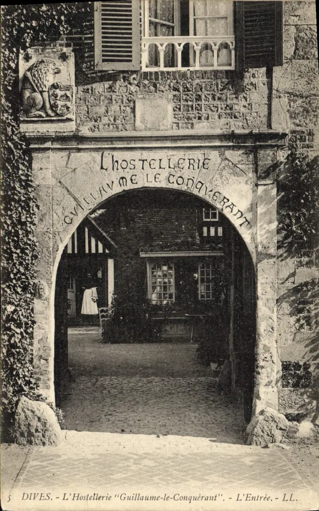 Dives - A Hostellerie "Guillaume-le-Conquérant" - A Entrada - LL. - Frente