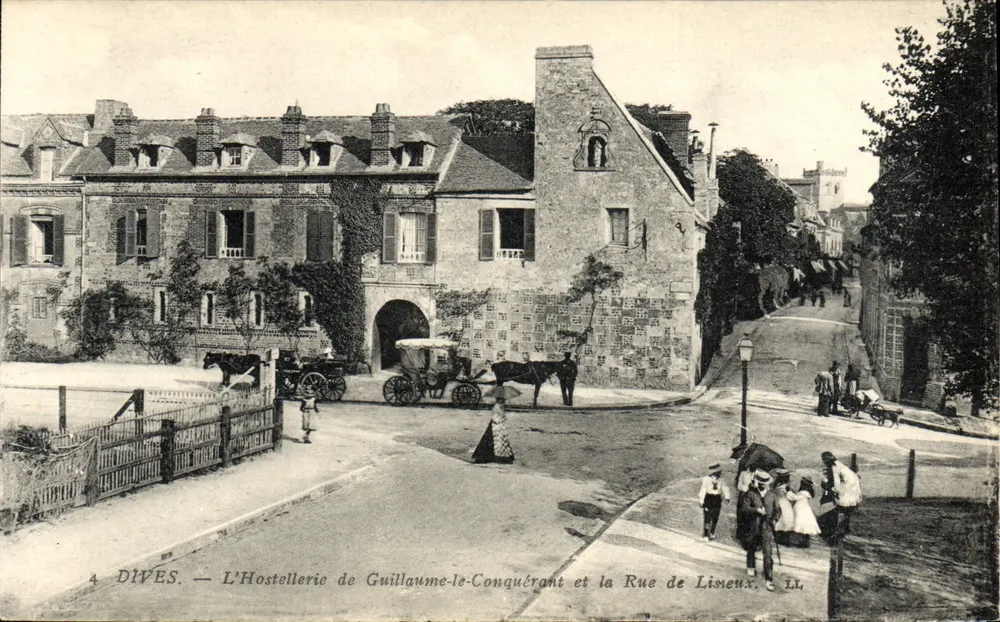 Dives — Die Hostellerie des Wilhelm der Eroberer und die Rue de Liseux — Lévy & Neurdein Réunis, Imp. - Vorderseite