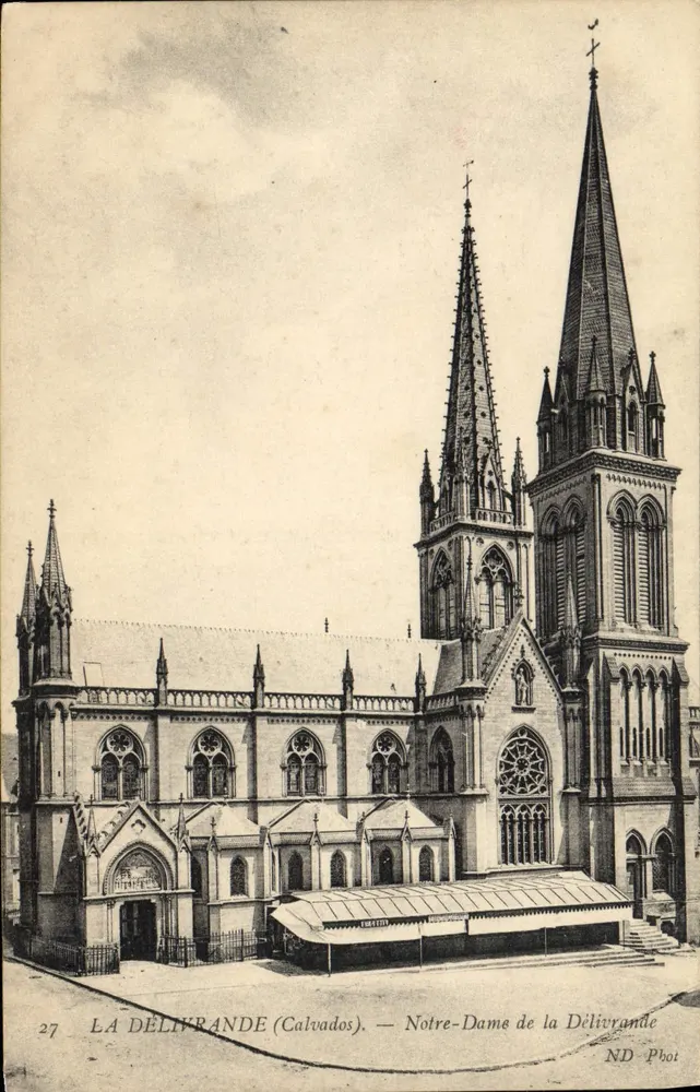 La Délivrande (Calvados) — Nossa Senhora da Délivrande — ND Phot - Frente