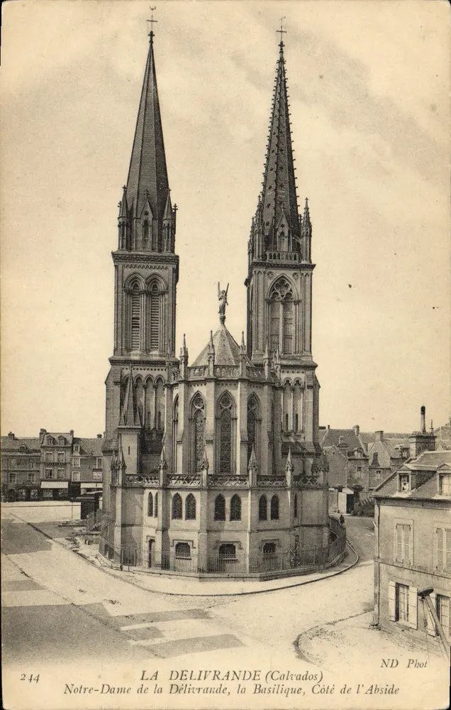Notre-Dame de la Délivrande (Calvados) — Côté de l'Abside — ND Phot - Vorderseite