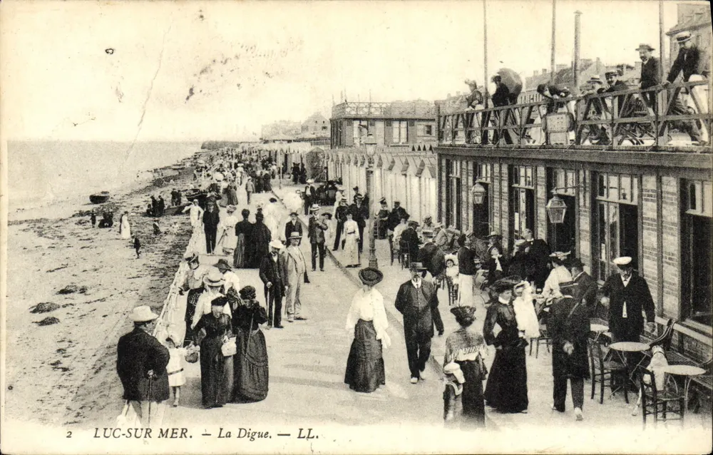 Luc-sur-Mer — A Digue — LL. - Frente