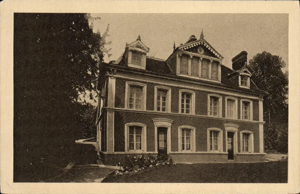 Les Buissonnets — Fachada de entrada — Editor C. Lévy, n° 8465-02 - Frente