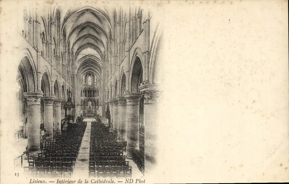 Lisieux — Interior da Catedral — ND Phot - Frente