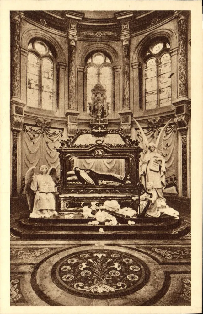 Kapelle und Reliquiar der hl. Thérèse des Kindes Jesu — marbrer Gebäude, wundersame Statue der Lächelnden Jungfrau — Verleger nicht sichtbar - Vorderseite