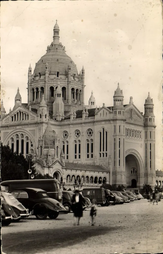 A Basílica de Santa Térèsa em Lisieux — Edições Galigny, n° 8665 - Frente