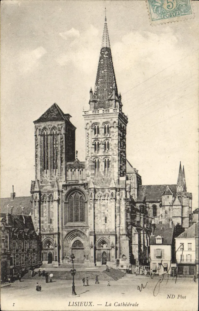 LISIEUX — A Catedral — ND Phot - Frente